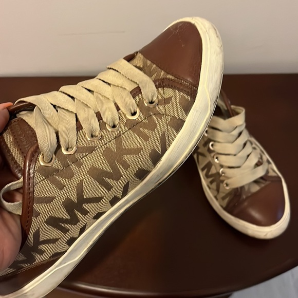 Micheal Kors tennyshoes - Picture 3 of 6